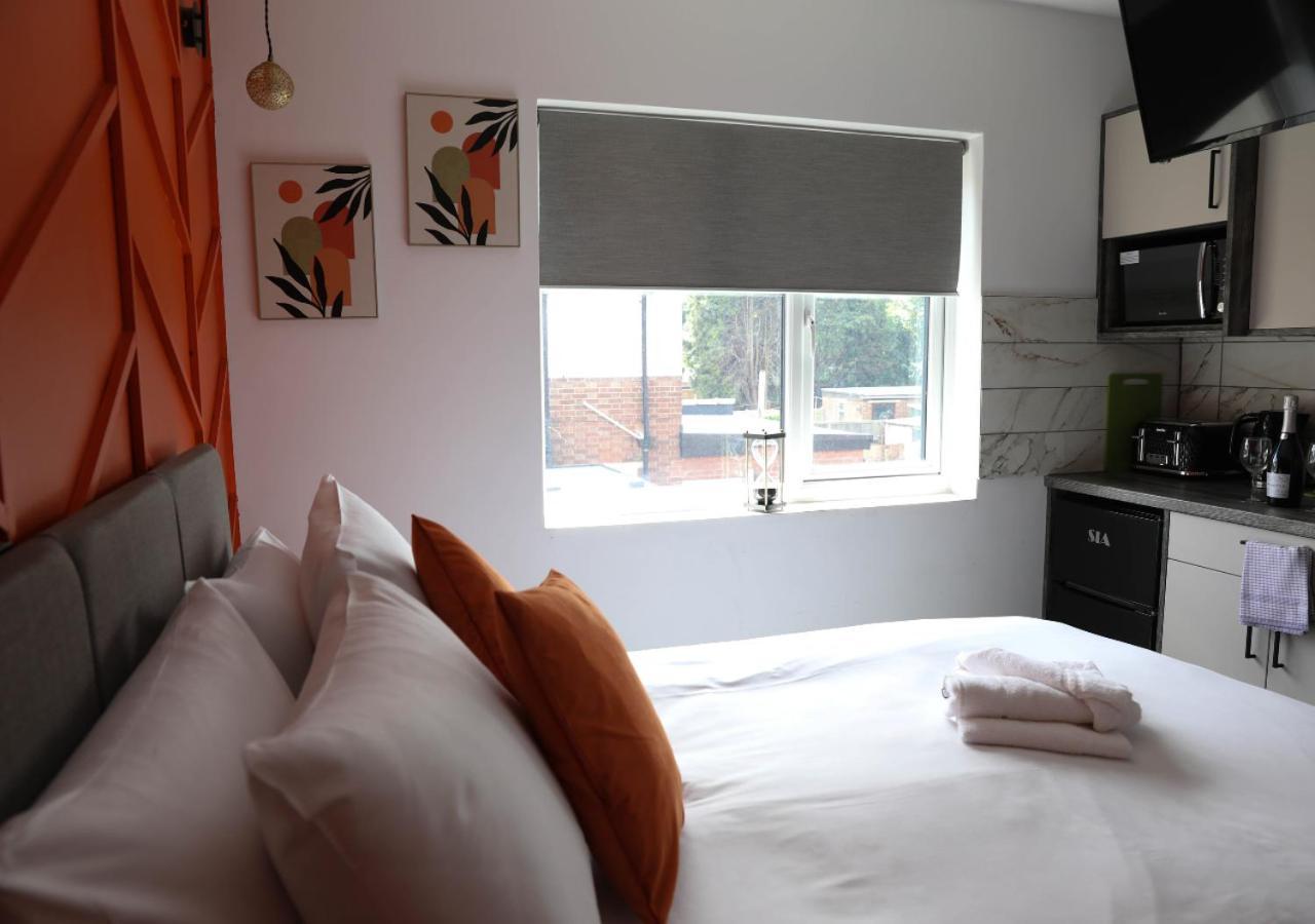 Cb Stays - Private Rooms With Ensuite And Kitchenette In Peterborough Exterior foto